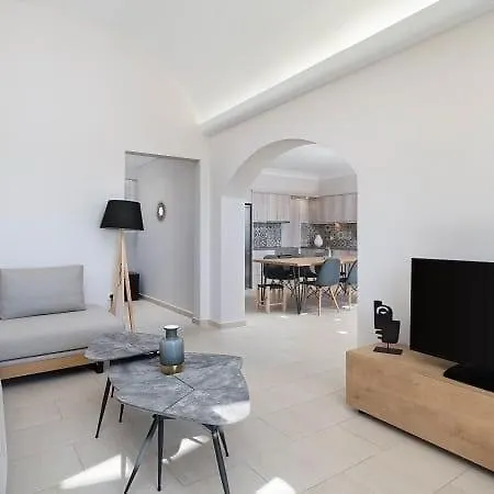 Lovely Santorini - 2 Bedroom - Private Jacuzzi And Charismatic Interior - Vothonas 4* 아이아파라셰비