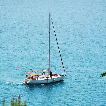 Lovely Santorini - 2 Bedroom - Private Jacuzzi And Charismatic Interior - Vothonas 4* 아이아파라셰비